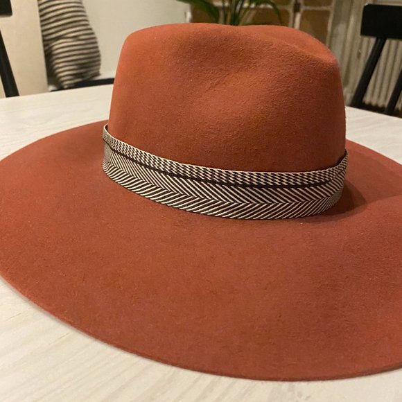 Tonak Red Felt Hat (Fedora)(Size Sm) - Picture 4 of 5